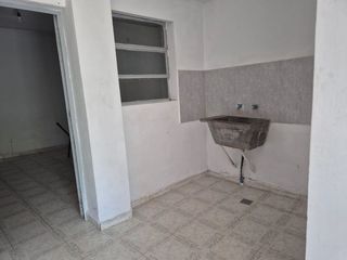 Foto 19 de Venta de Casa, salón comercial, galpón y 2 dptos,