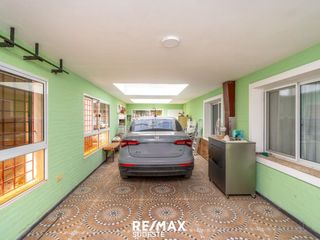 Foto 8 de VENTA CASA 4 AMBIENTES  CON AMPLIO JARDIN Y PILETA