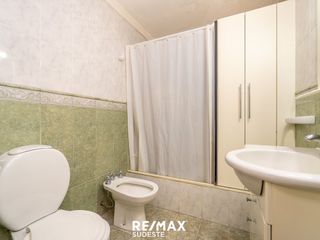 Foto 15 de VENTA CASA 4 AMBIENTES  CON AMPLIO JARDIN Y PILETA