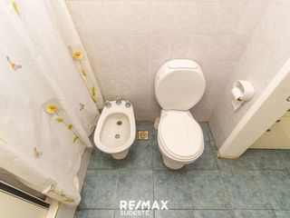 Foto 11 de VENTA CASA 4 AMBIENTES  CON AMPLIO JARDIN Y PILETA
