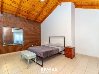Foto 13 de VENTA CASA 4 AMBIENTES  CON AMPLIO JARDIN Y PILETA