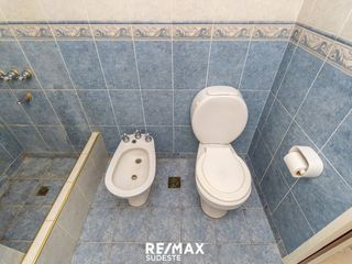 Foto 24 de VENTA CASA 4 AMBIENTES  CON AMPLIO JARDIN Y PILETA