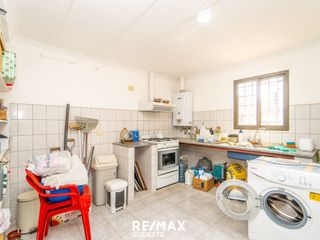 Foto 36 de VENTA CASA 4 AMBIENTES  CON AMPLIO JARDIN Y PILETA