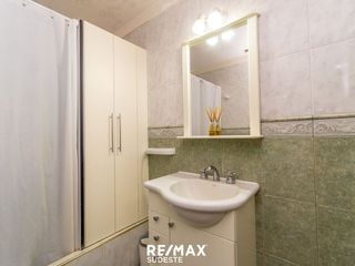 Foto 17 de VENTA CASA 4 AMBIENTES  CON AMPLIO JARDIN Y PILETA