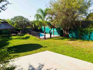 Foto 1 de CASA C/ MUEBLES, DOS DORM, PILETA Y GRAN PATIO-ALQ