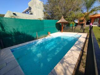 Foto 5 de CASA C/ MUEBLES, DOS DORM, PILETA Y GRAN PATIO-ALQ