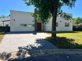 Foto 1 de Casa en Venta Haras Santa Maria