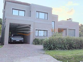 Foto 4 de Casa en Venta en Barrio Campos de Alvarez Moreno