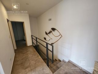 Foto 6 de Casa de 3 dormitorios con pileta y cochera - Nuestra Señora de la Consolacion, Villa Allende