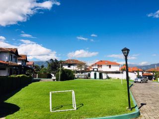 Foto 16 de Venta casa no adosada, en Conjunto privado, cerca de Mirasierra del Valle
