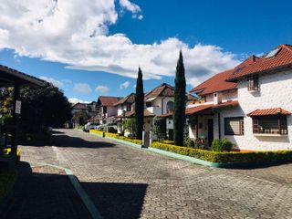 Foto 3 de Venta casa no adosada, en Conjunto privado, cerca de Mirasierra del Valle