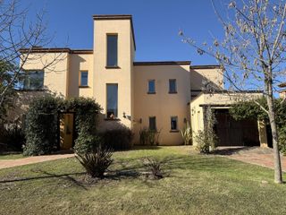 Foto 2 de Casa en alquiler en San Isidro Labrador, Villanueva Tigre