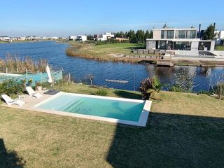 Foto 1 de Venta Casa a La Laguna en El Naudir Escobar EC