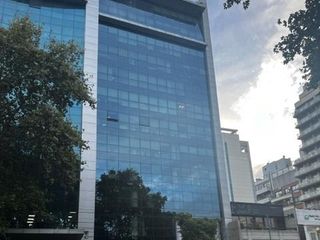 Foto 1 de Oficina de categoría con 2 cocheras