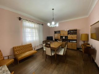 Foto 2 de Oportunidad VENTA | Propiedad en Block 3 Viviendas| A reciclar