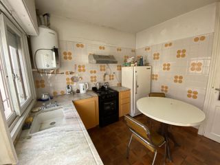 Foto 11 de Oportunidad VENTA | Propiedad en Block 3 Viviendas| A reciclar