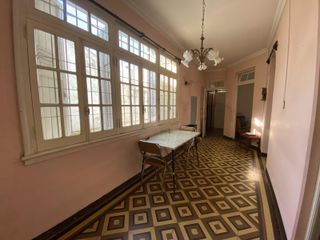Foto 4 de Oportunidad VENTA | Propiedad en Block 3 Viviendas| A reciclar