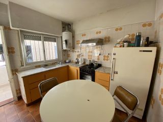 Foto 12 de Oportunidad VENTA | Propiedad en Block 3 Viviendas| A reciclar