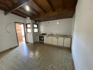 Foto 19 de Oportunidad VENTA | Propiedad en Block 3 Viviendas| A reciclar