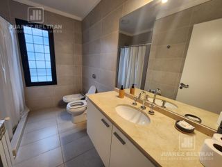 Foto 19 de Casa de 3 dormitorios en Jardines del Golf - Villa Allende