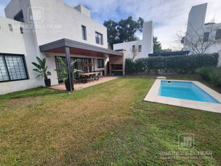 Foto 1 de Casa de 3 dormitorios en Jardines del Golf - Villa Allende