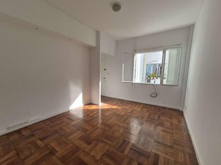 Foto 1 de HERMOSO 2 AMB FTE - 45 m2