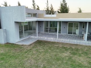 Foto 1 de Oportunidad  Venta Casa en El Naudir Escobar PERMUTA ECH