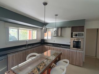 Foto 7 de VENTA Casa 3 dormitorios. B° Villa Antonio