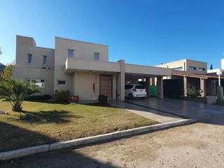 Foto 1 de VENTA Casa 3 dormitorios. B° Villa Antonio