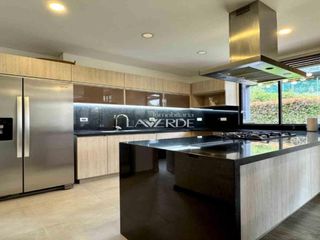 Foto 11 de Encantadora Casa Carbonero, en exclusivo conjunto privado