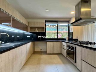 Foto 12 de Encantadora Casa Carbonero, en exclusivo conjunto privado
