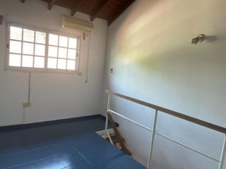 Foto 13 de Triplex de 4 amb, con cochera y patio