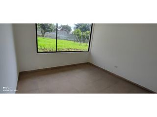 Foto 4 de Valle de Los Chillos, Casa Comercial en Renta, 700m2, 3 Ambientes