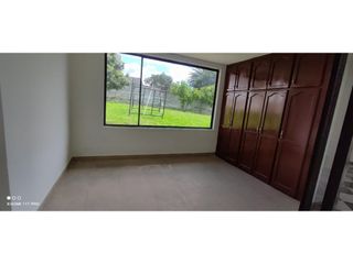 Foto 12 de Valle de Los Chillos, Casa Comercial en Renta, 700m2, 3 Ambientes