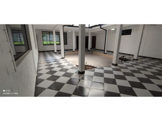 Foto 1 de Valle de Los Chillos, Casa Comercial en Renta, 700m2, 3 Ambientes