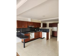 Foto 5 de Venta Depatamento, Cuenca, Condominio Jardines del Sol, 163 m²
