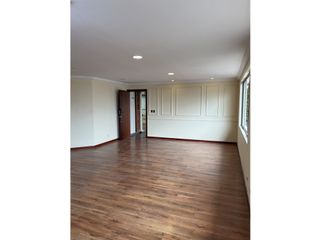 Foto 4 de Venta Depatamento, Cuenca, Condominio Jardines del Sol, 163 m²