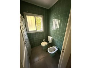 Foto 6 de Casa en Alquiler barrios Los Troncos.