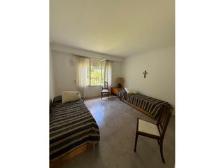 Foto 5 de Casa en Alquiler barrios Los Troncos.