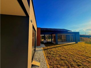 Foto 2 de Casa Campestre Arriendo, Alto de Palmas - Envigado