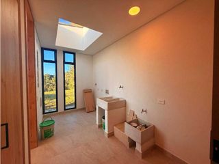 Foto 9 de Casa Campestre Arriendo, Alto de Palmas - Envigado