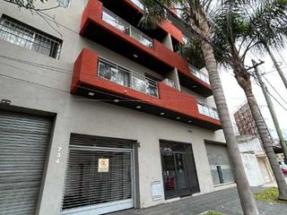 Foto 1 de Departamento en alquiler en Bernal Oeste