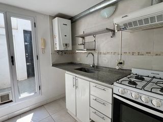 Foto 4 de VENTA PH SAN TELMO 2 DORMITORIOS ESCRITORIO PATIO