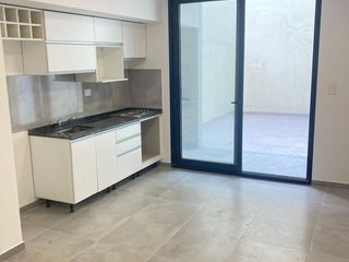 Foto 1 de ALQUILER MONOAMBIENTE CON PATIO PROPIO EN BOEDO