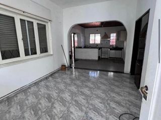 Foto 3 de CASA EN PH 3AMB ALQUILA MORON