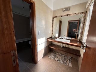 Foto 10 de ALQUILER- Impecable CASA de UN dormitorio en Funes City