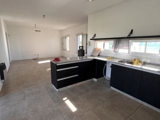 Foto 8 de ALQUILER- Impecable CASA de UN dormitorio en Funes City
