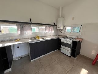 Foto 9 de ALQUILER- Impecable CASA de UN dormitorio en Funes City