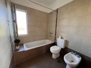 Foto 11 de ALQUILER- Impecable CASA de UN dormitorio en Funes City