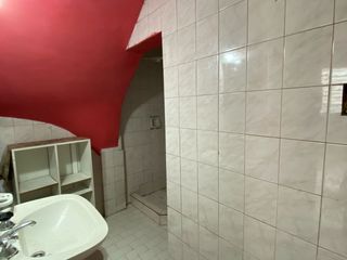 Foto 11 de ALQUILER - CASEROS NORTE - CASA PH 3 AMBIENTES - PATIO - NO POSEE EXPENSAS